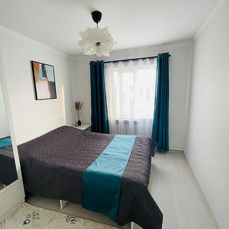 Guesthouse Greathome Karakol Bagian luar foto