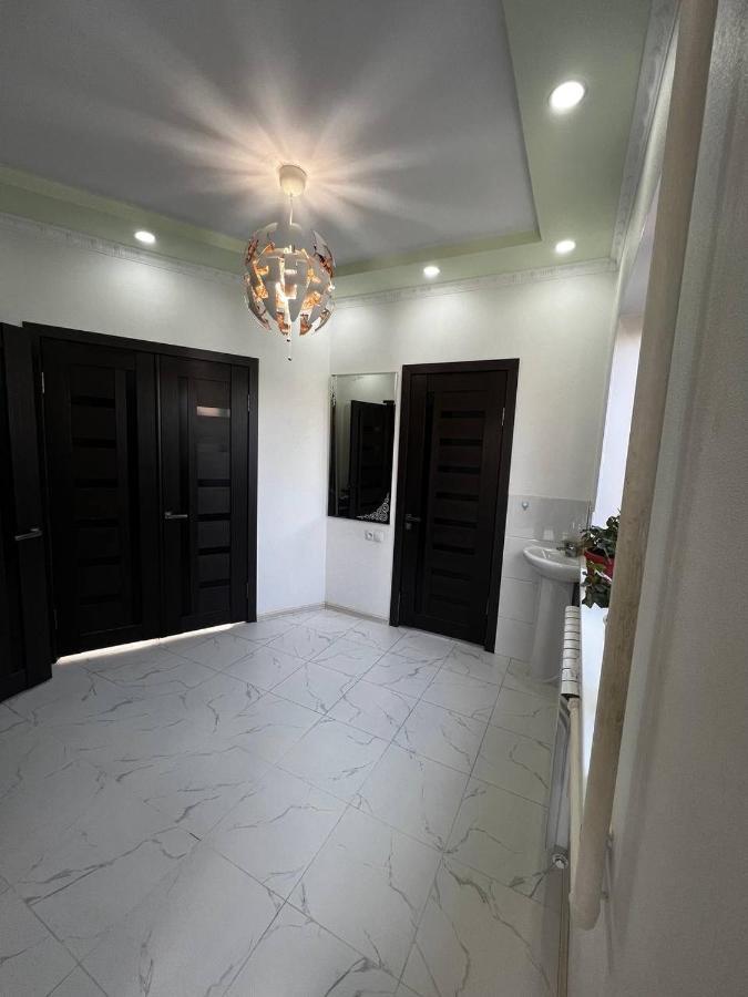 Guesthouse Greathome Karakol Bagian luar foto