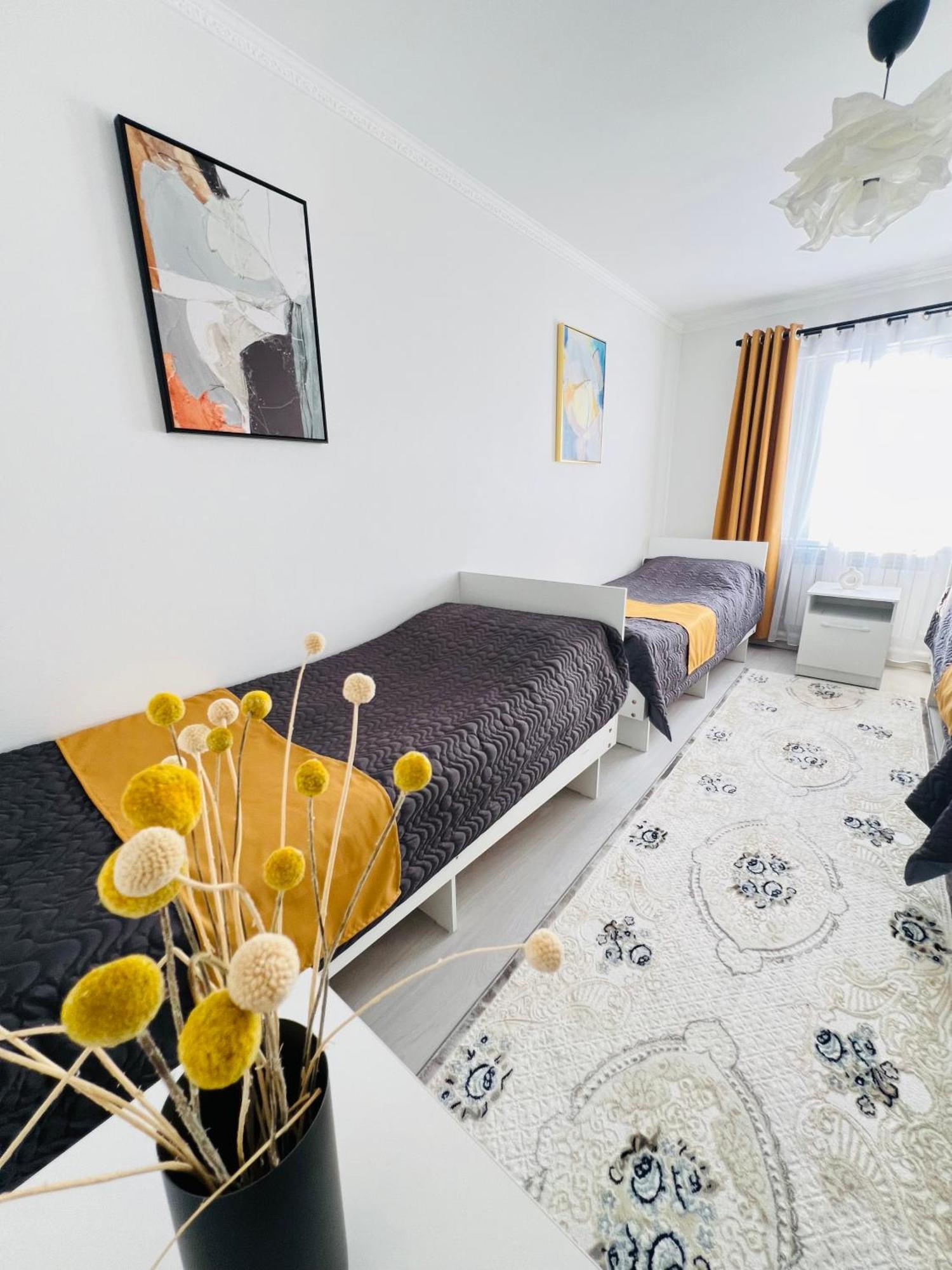 Guesthouse Greathome Karakol Bagian luar foto