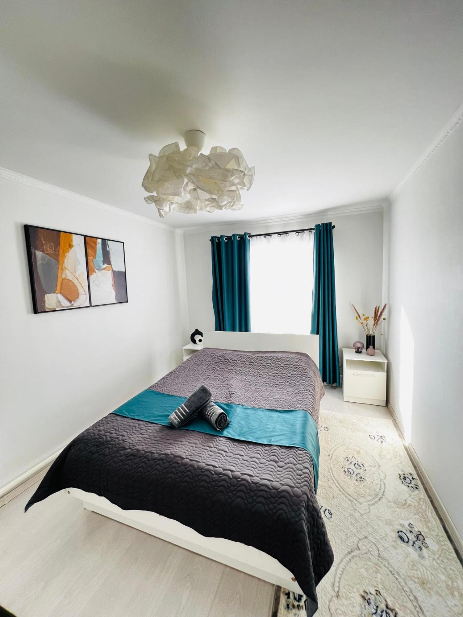 Guesthouse Greathome Karakol Bagian luar foto