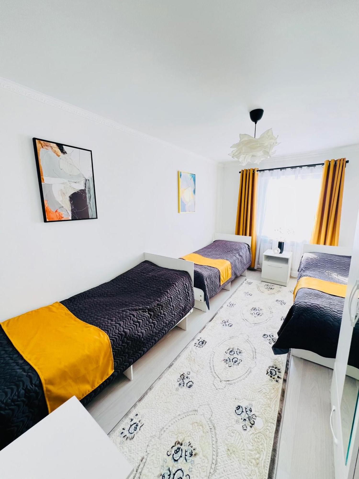 Guesthouse Greathome Karakol Bagian luar foto