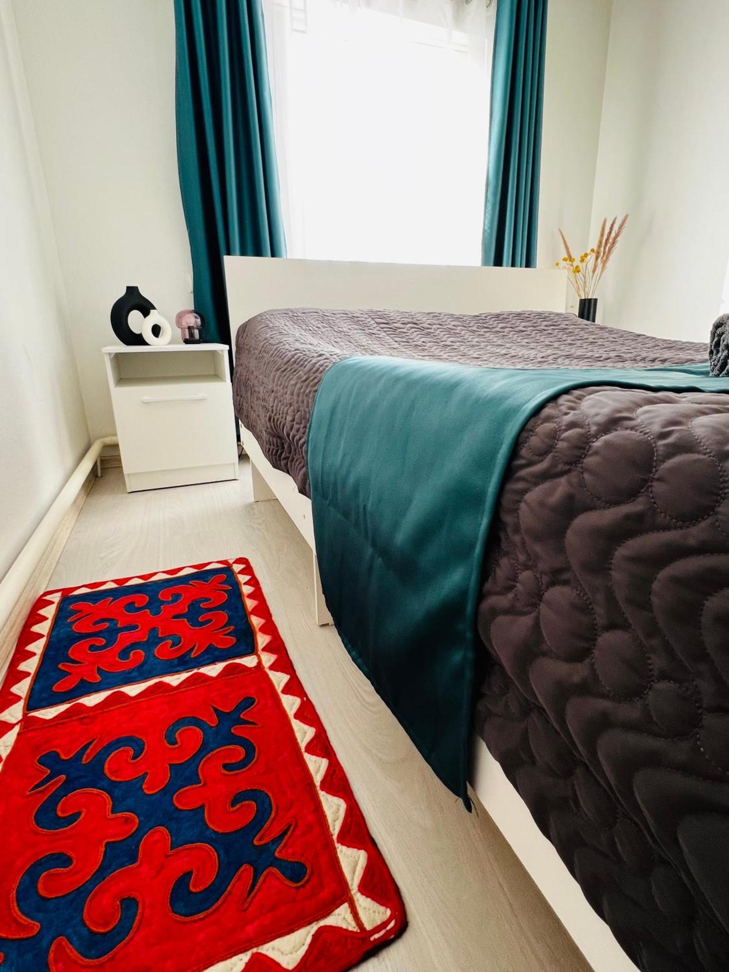 Guesthouse Greathome Karakol Bagian luar foto