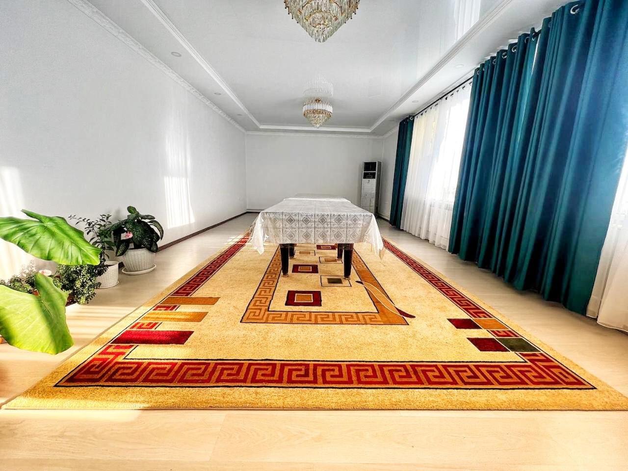 Guesthouse Greathome Karakol Bagian luar foto