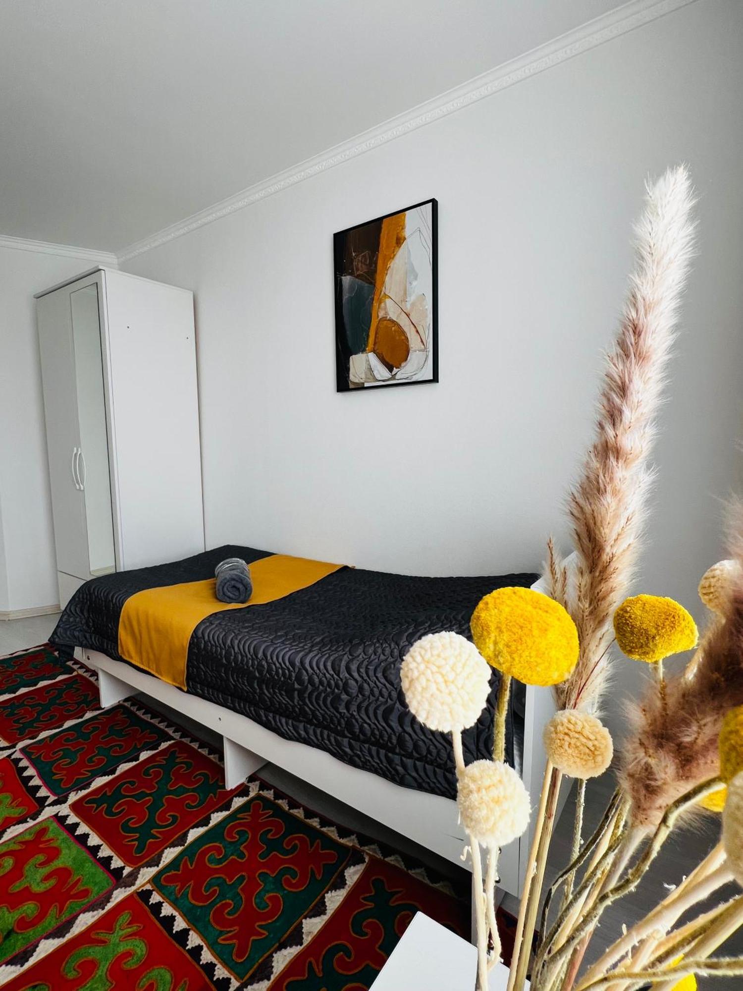 Guesthouse Greathome Karakol Bagian luar foto