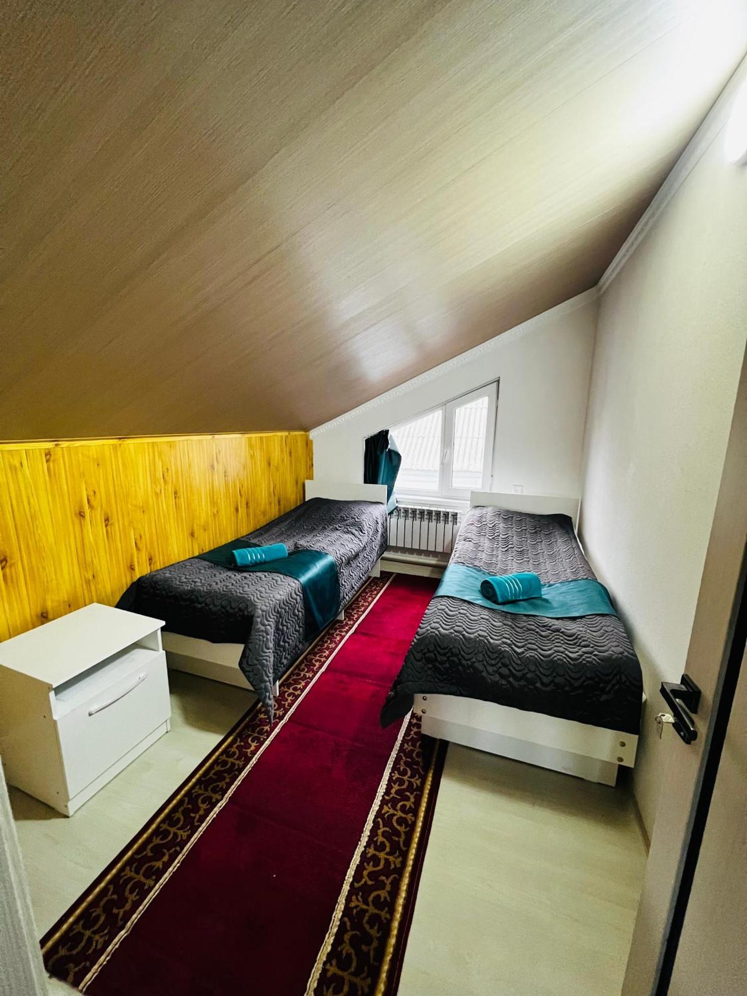 Guesthouse Greathome Karakol Bagian luar foto